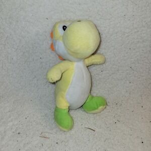 Nintendo Super Mario Bros 8"‎ Yellow YOSHI Plush 2017 Collectible Stuffed Animal